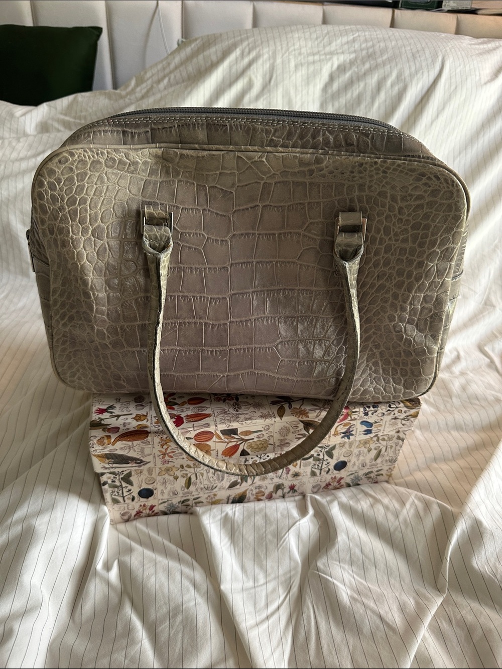 VTG Tanner Made in Italy Croc Embossed Leather Shoulder Bag Silver Hardware